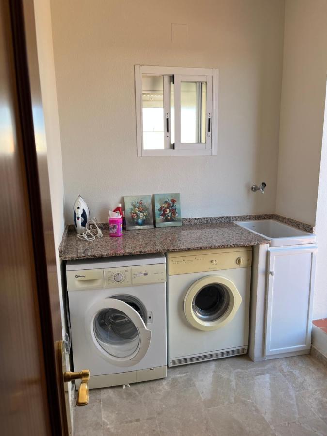 Casa Con Piscina Cerca De Sevilla 外观 照片